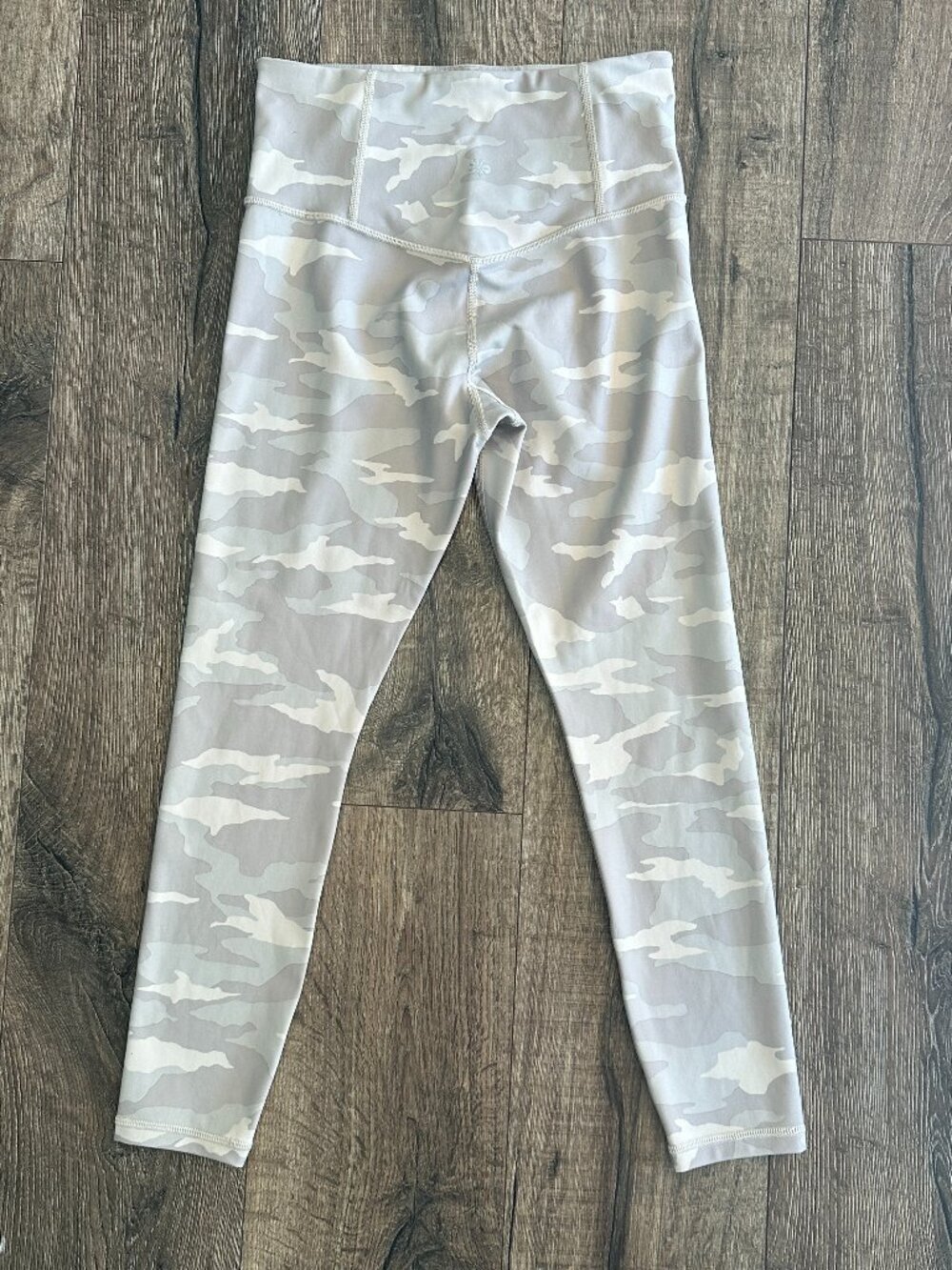 Athleta Elation 7/8 Leggings Light Camo S Excellent Condition EUC